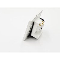 IP-Kamera versteckt in einer Wandsteckdose